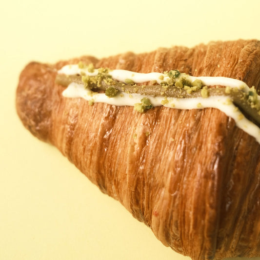 Croissant chocolate blanco y pistacho