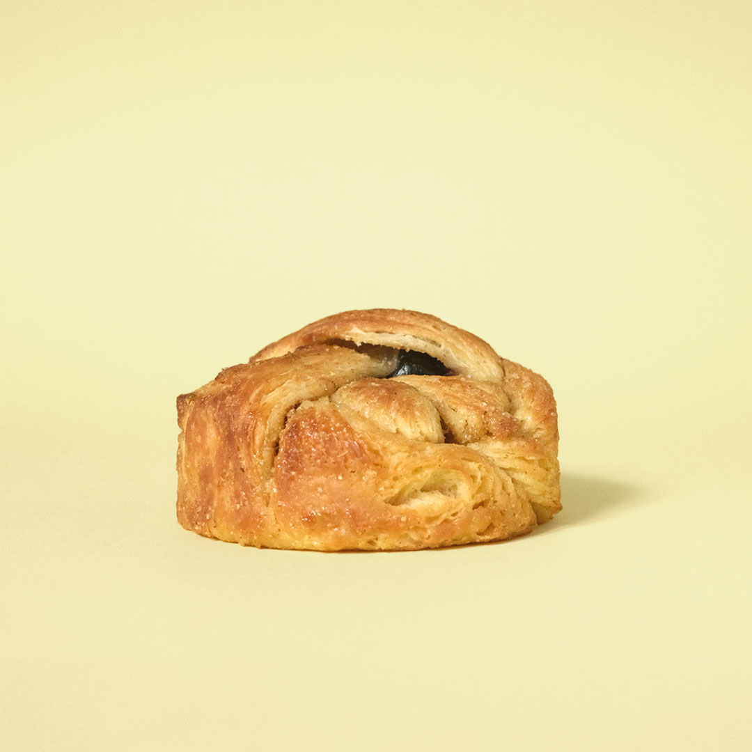 Blueberry cardamom roll