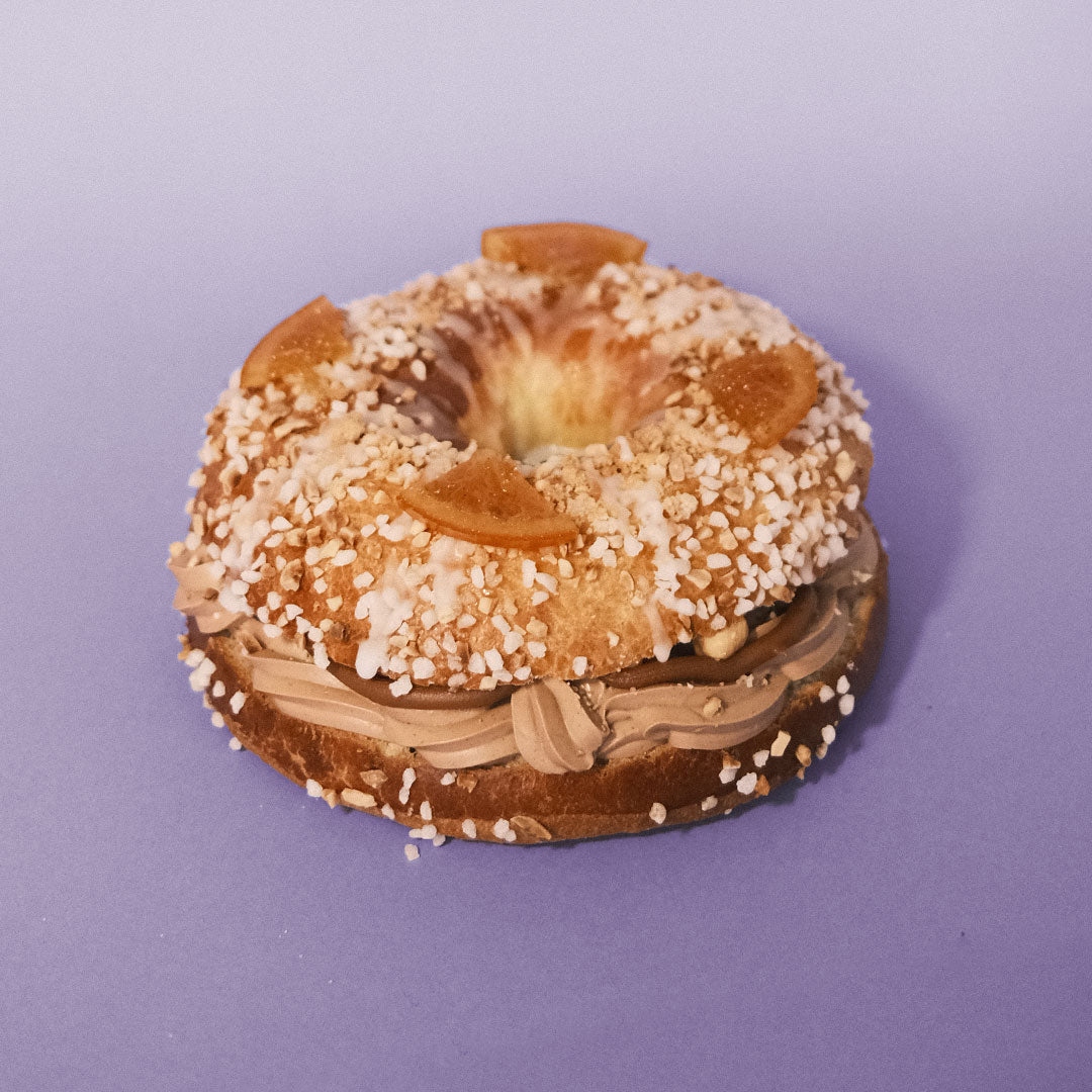 Roscón de Reyes de chocolate, avellana y salted caramel
